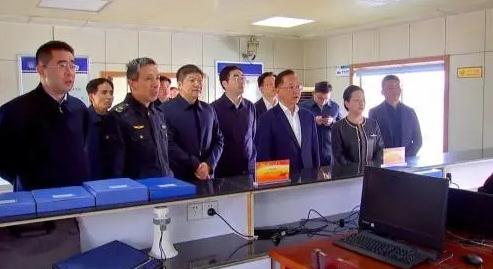 張坤、劉文榮帶隊(duì)巡江巡河及防汛檢查